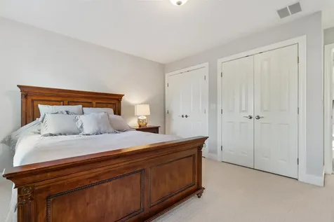 39 Ticklefancy Lane Salem NH 03079