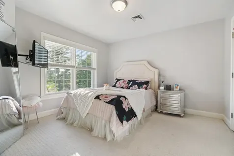 39 Ticklefancy Lane Salem NH 03079