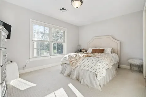 39 Ticklefancy Lane Salem NH 03079