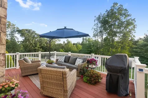 39 Ticklefancy Lane Salem NH 03079