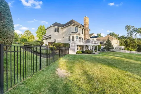 39 Ticklefancy Lane Salem NH 03079