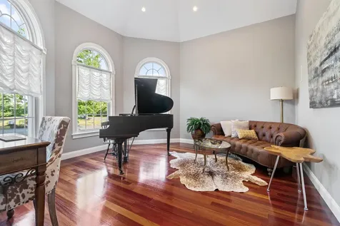 39 Ticklefancy Lane Salem NH 03079