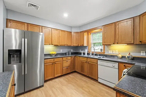 31 Winant Road Pittsfield NH 03263