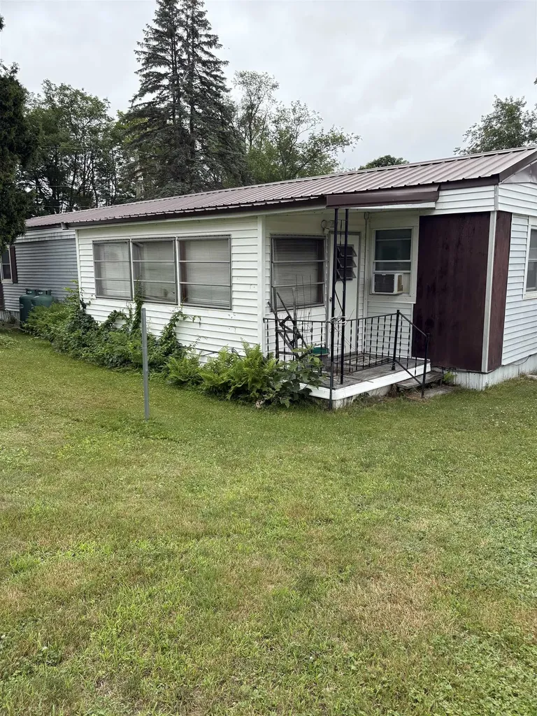 15 Quinn Street Tilton NH 03276