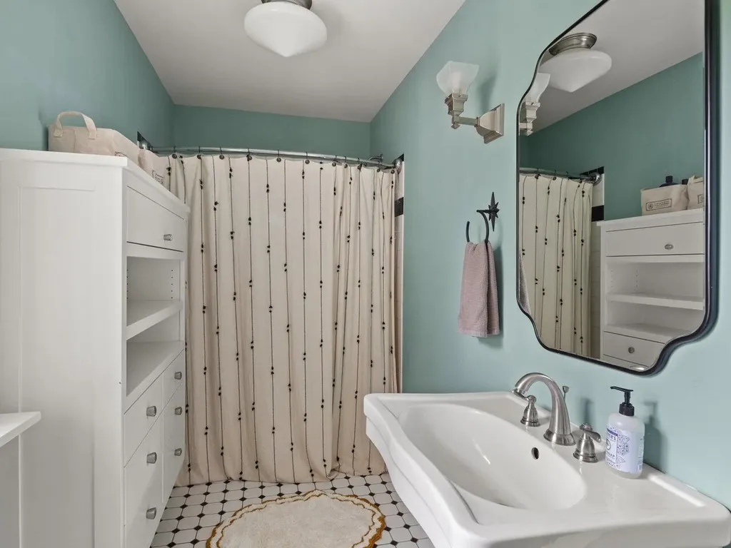 48 Henderson Terrace Burlington VT 05401