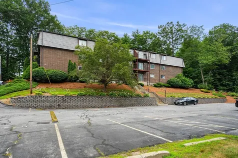 4 Pembroke Drive Derry NH 03038