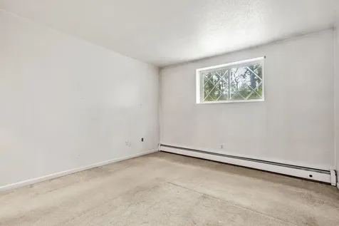 4 Pembroke Drive Derry NH 03038