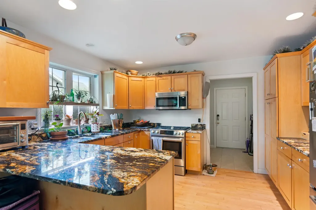 61 Hannahs Place Colchester VT 05446