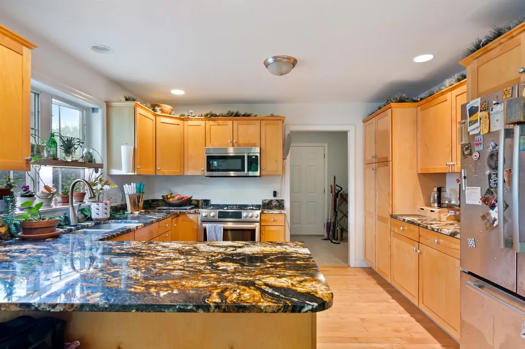 61 Hannahs Place Colchester VT 05446