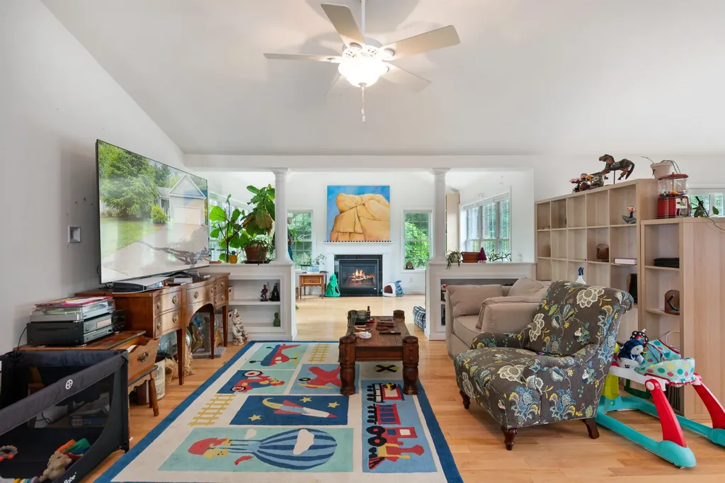 61 Hannahs Place Colchester VT 05446