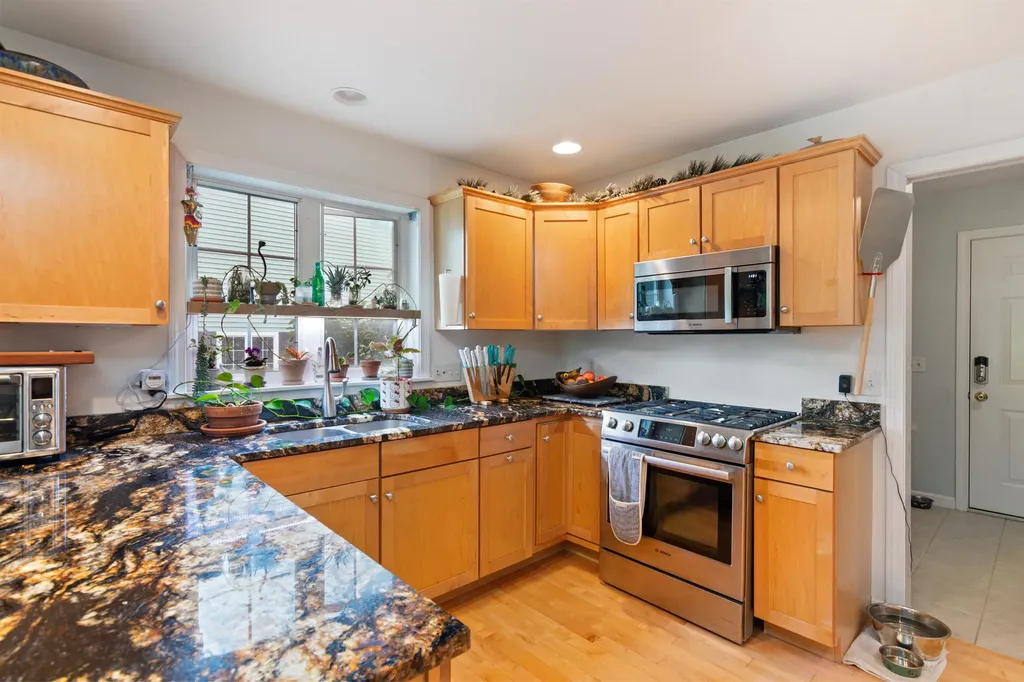 61 Hannahs Place Colchester VT 05446