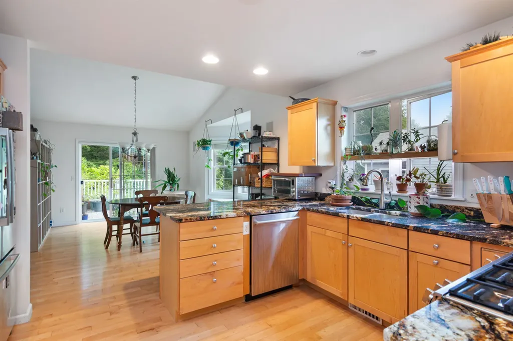 61 Hannahs Place Colchester VT 05446