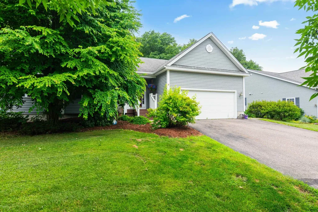 61 Hannahs Place Colchester VT 05446