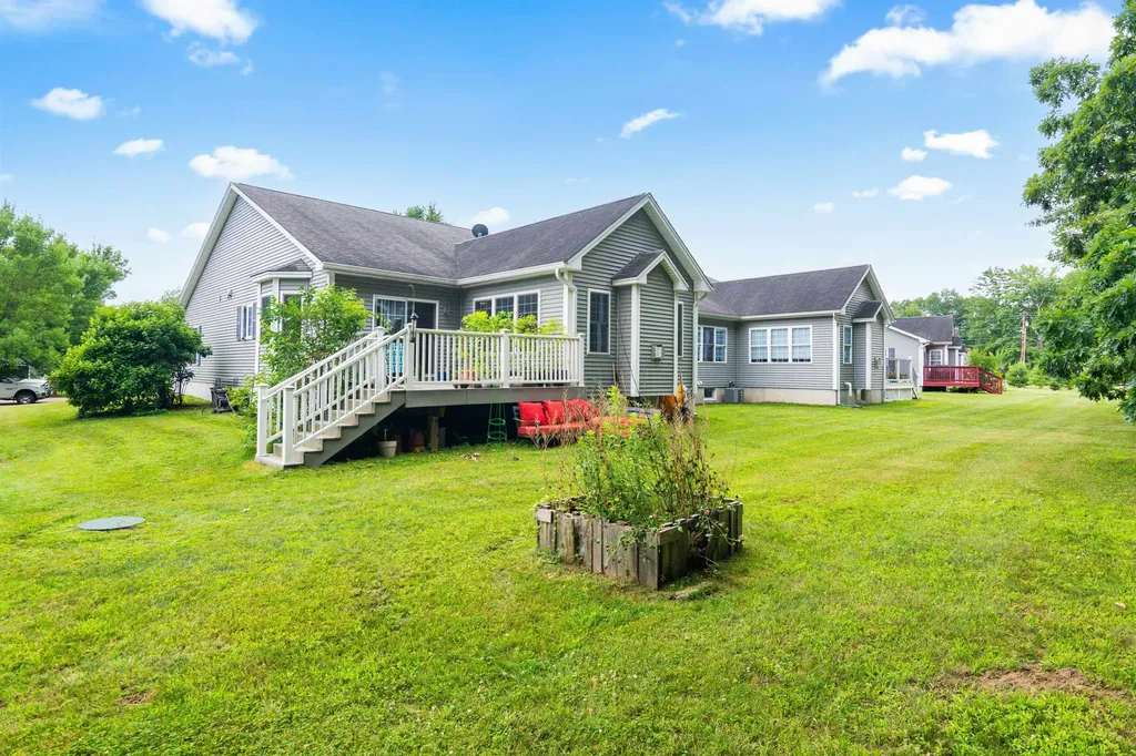 61 Hannahs Place Colchester VT 05446