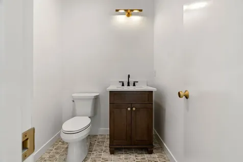 1 Lily Lane Londonderry NH 03053