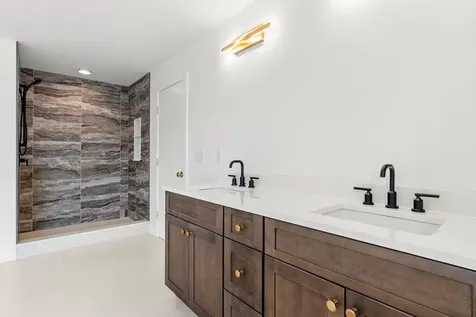 1 Lily Lane Londonderry NH 03053