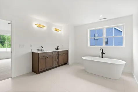 1 Lily Lane Londonderry NH 03053