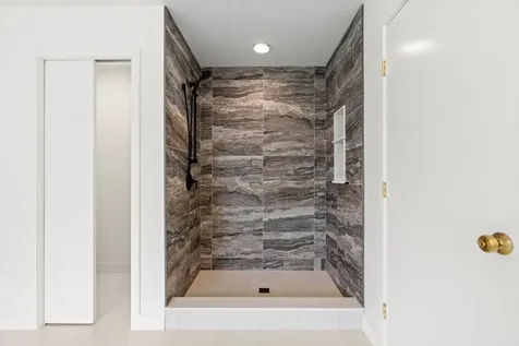 1 Lily Lane Londonderry NH 03053