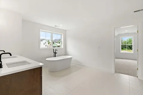 1 Lily Lane Londonderry NH 03053