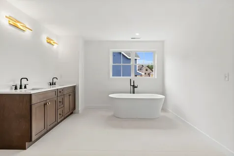 1 Lily Lane Londonderry NH 03053