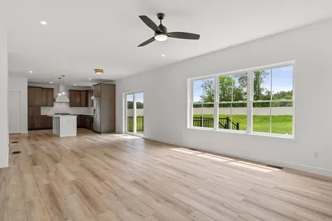 1 Lily Lane Londonderry NH 03053