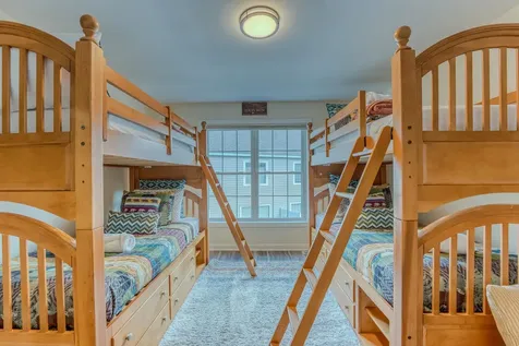 140 Woodland Loop Lincoln NH 03251