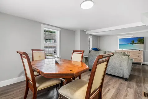 22 River Street Exeter NH 03833