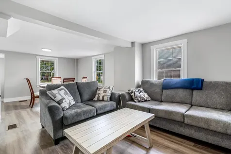 22 River Street Exeter NH 03833