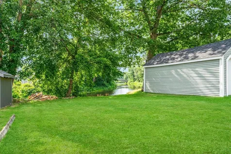 22 River Street Exeter NH 03833