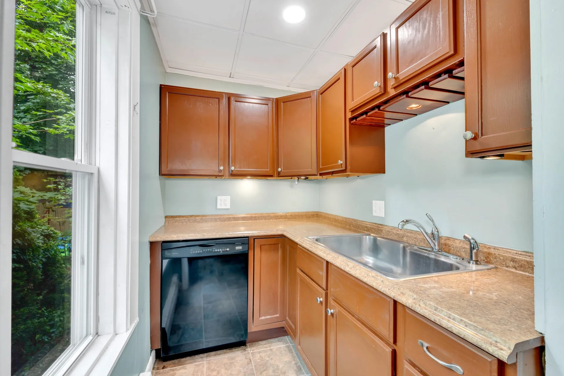 317 Laurel Street Manchester NH 03103