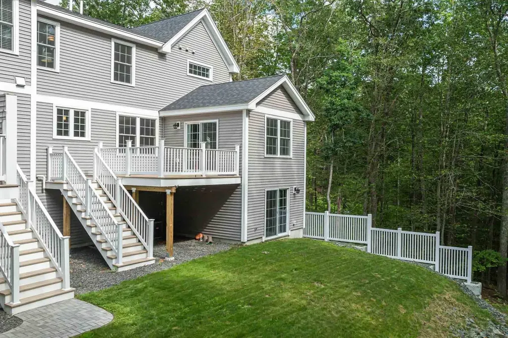 26 Tanner Circle Newmarket NH 03857