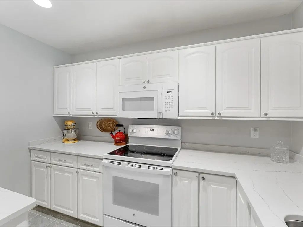 507 South Beach Road South Burlington VT 05403