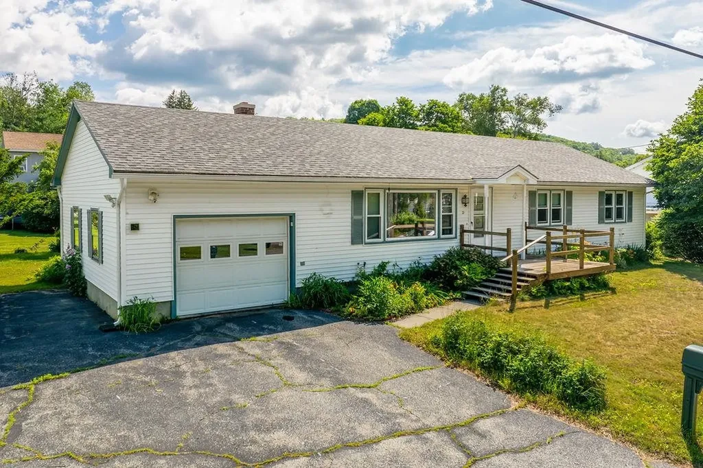 21 Riverdale Parkway Lebanon NH 03755