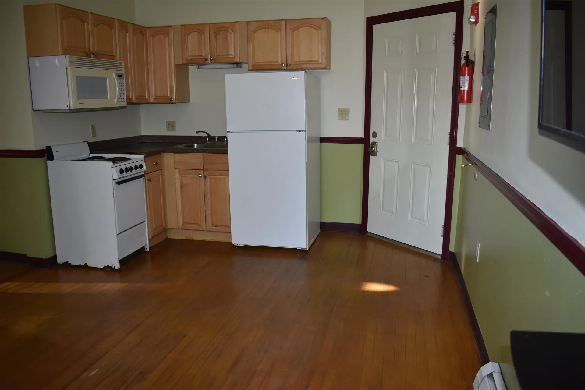 28, 29 &42 Railroad & Main Square Plymouth NH 03264