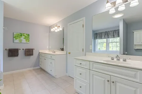5 Blackford Drive Exeter NH 03833