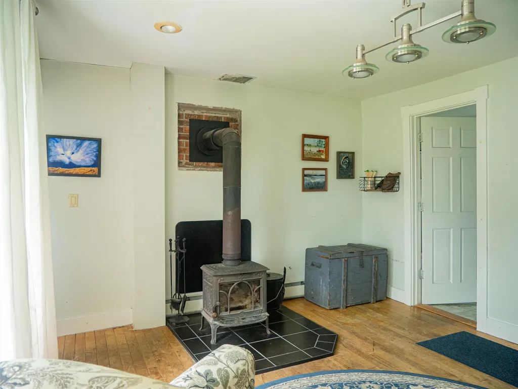 31 Maple Street Windsor VT 05089