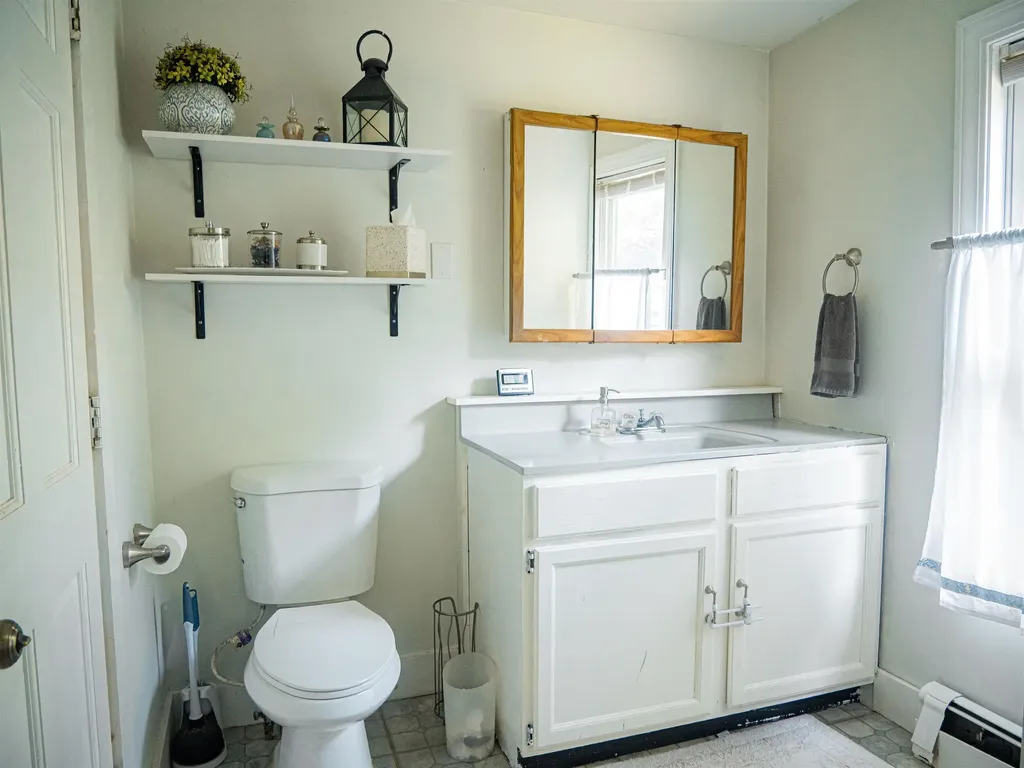 31 Maple Street Windsor VT 05089