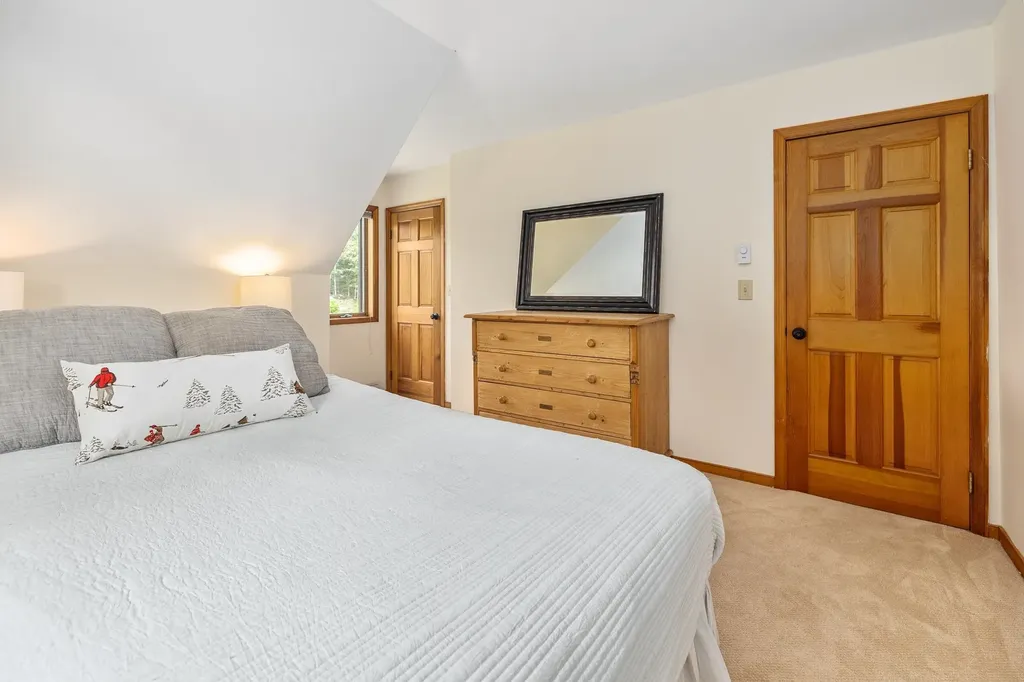 1949 South Road Peru VT 05152