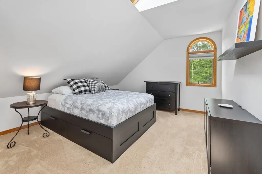 1949 South Road Peru VT 05152