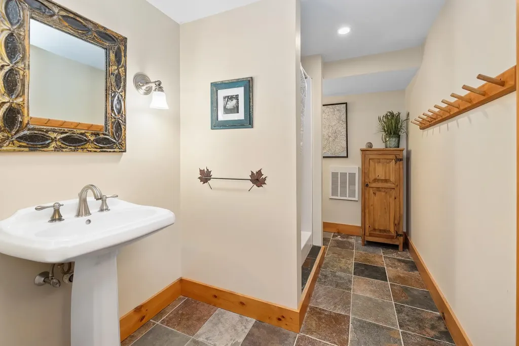 1949 South Road Peru VT 05152