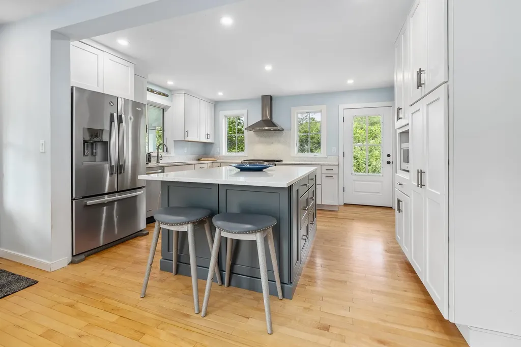 1949 South Road Peru VT 05152