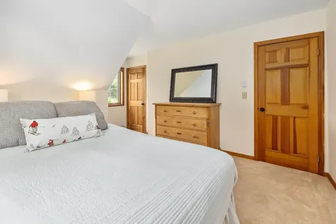 1949 South Road Peru VT 05152