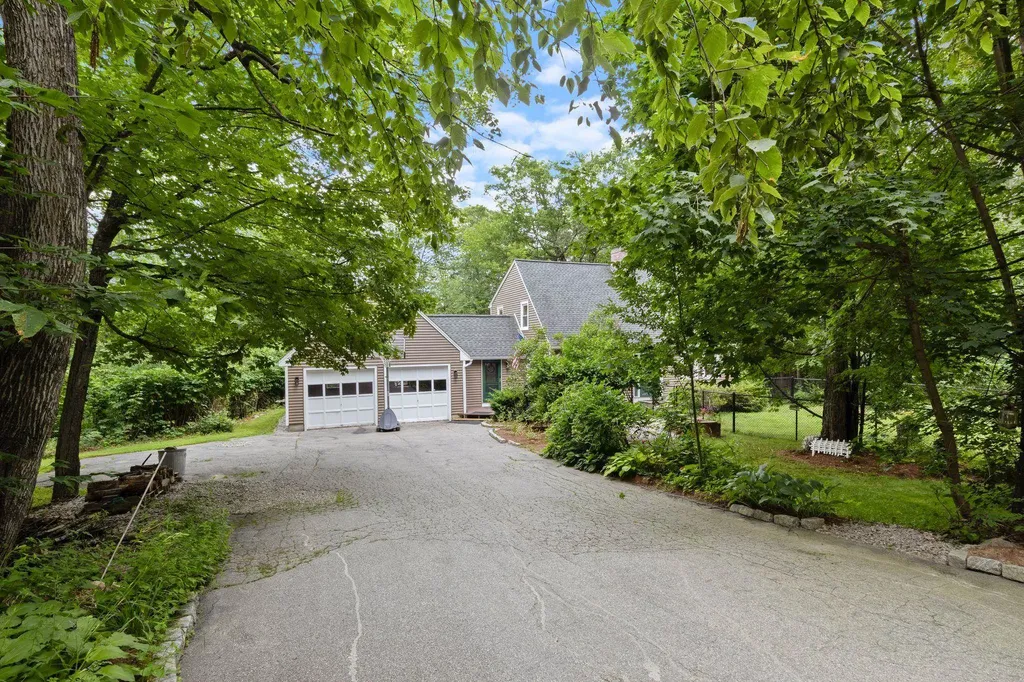 49 Irving Drive Weare NH 03281