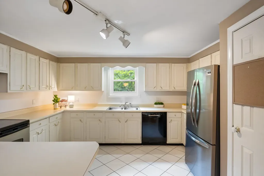 49 Irving Drive Weare NH 03281