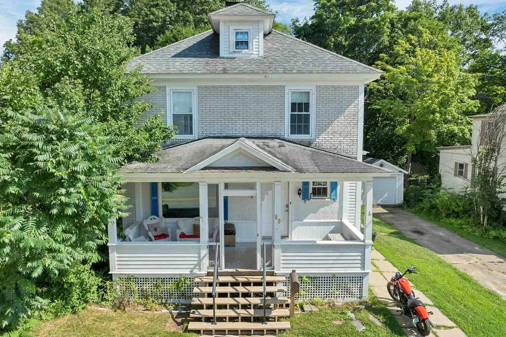 99 Oak Street Laconia NH 03246