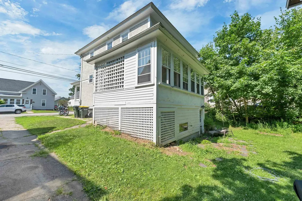 99 Oak Street Laconia NH 03246