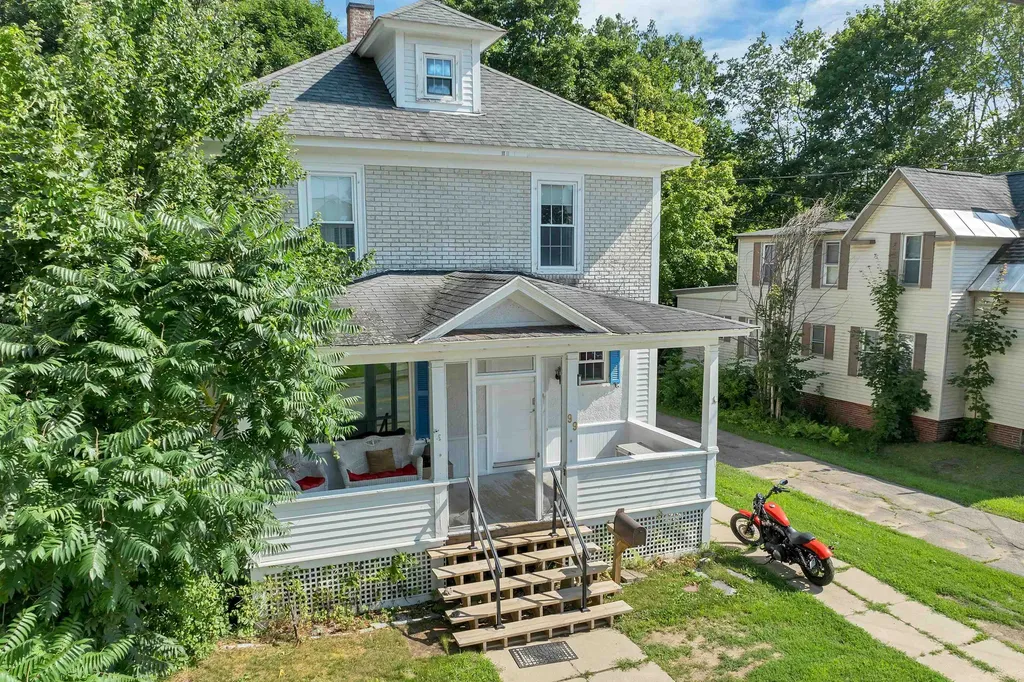 99 Oak Street Laconia NH 03246