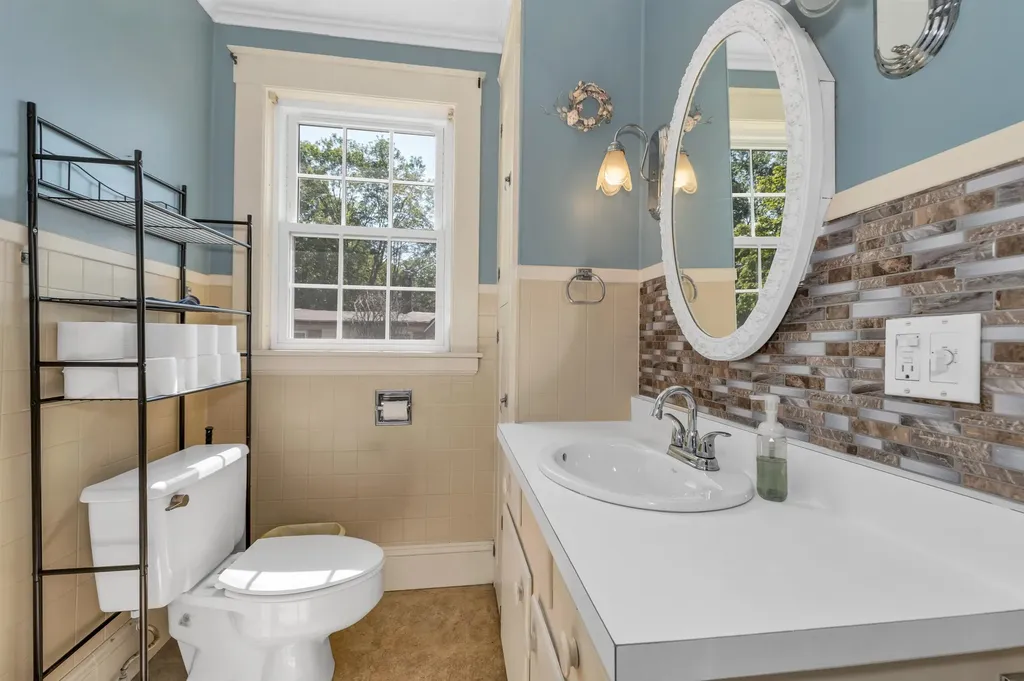 99 Oak Street Laconia NH 03246