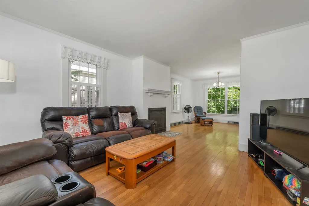 99 Oak Street Laconia NH 03246