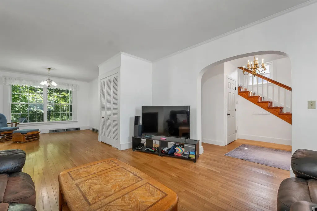 99 Oak Street Laconia NH 03246